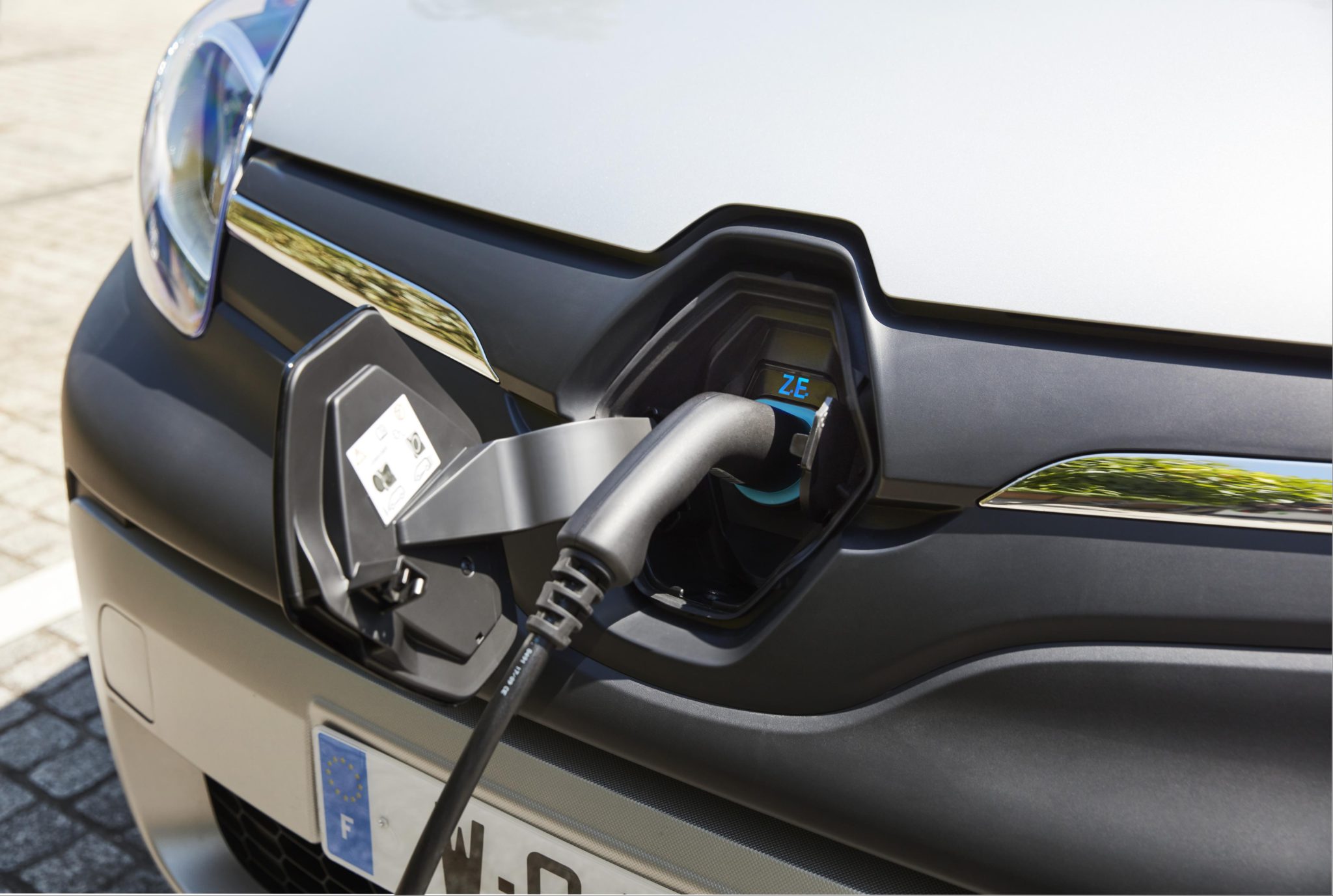 Glass's - The Van's Headlights: The Renault Kangoo ZE